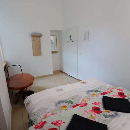 Fantastic Waw - C19 Room F Varsovie Extérieur photo